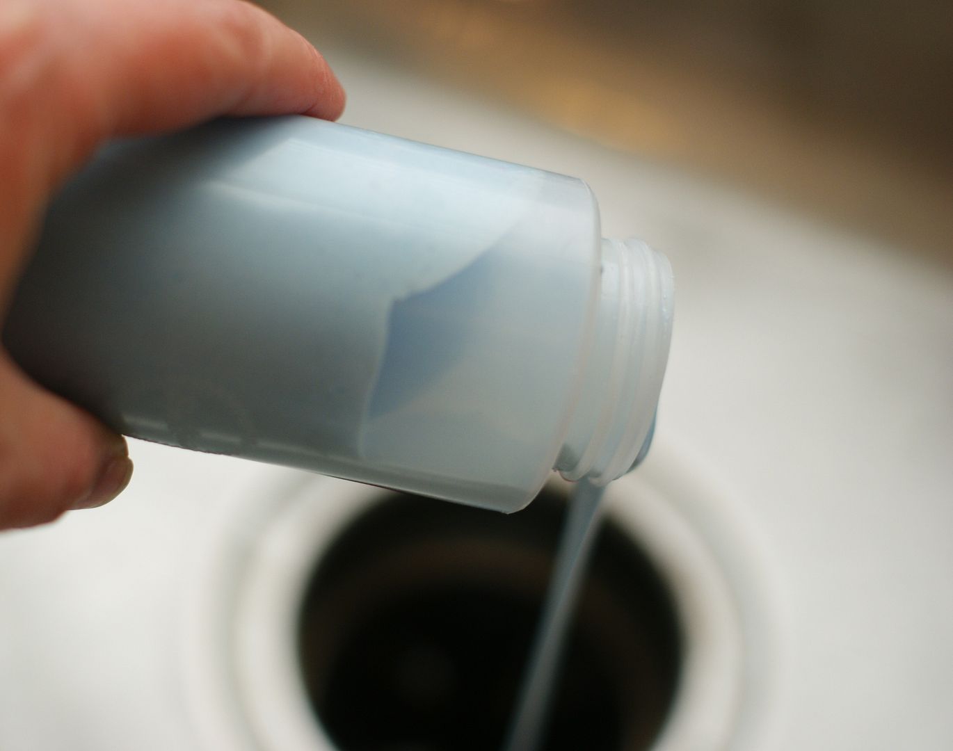 How to Clean Squeeze Bottles . . . Works for Me Wednesday Bake at 350°